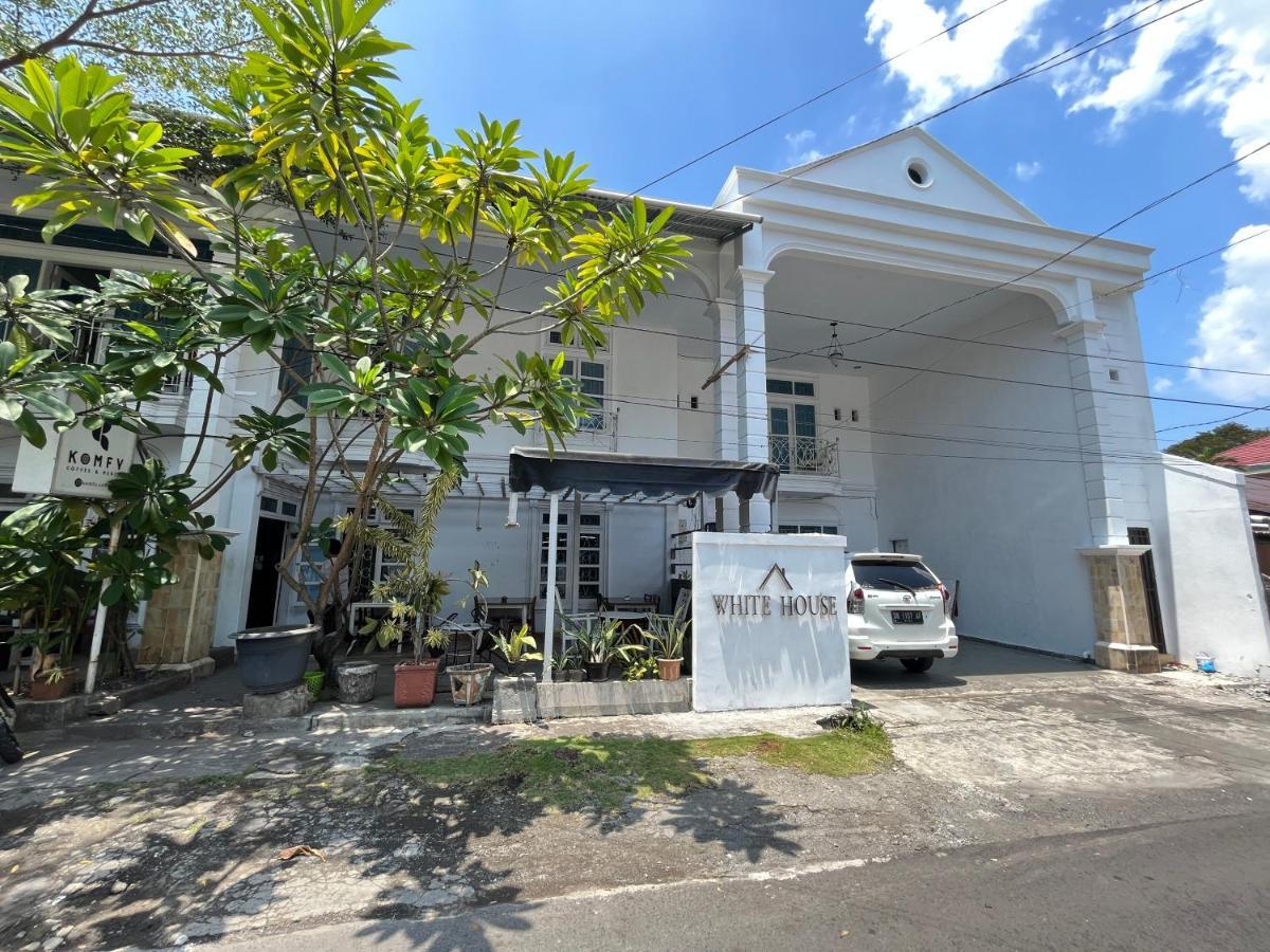 Reddoorz Near Kantor Walikota Manado Esterno foto