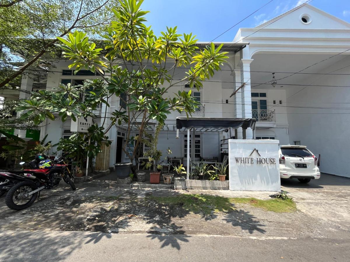 Reddoorz Near Kantor Walikota Manado Esterno foto